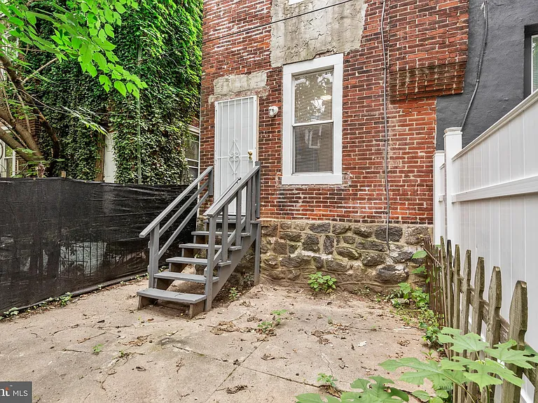1619 S Conestoga St — Photo 20