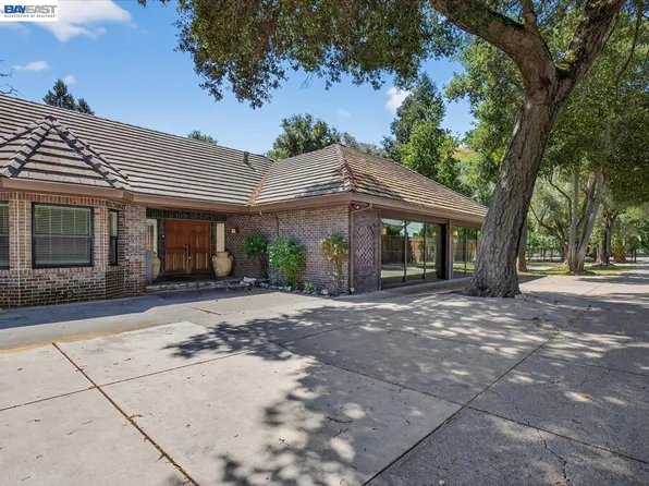 227 Kilkare Rd, Sunol, CA 94586