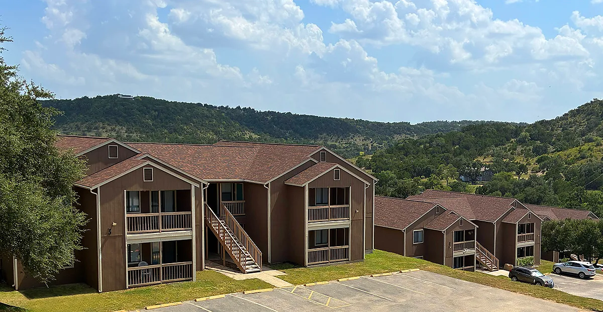 Village Oaks Apartments — Photo 3