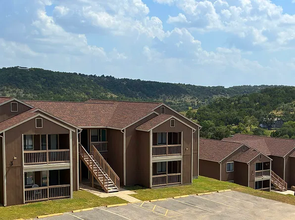 Village Oaks Apartments
