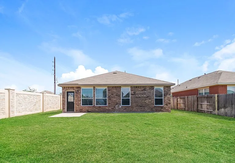 29602 Clover Shore Dr — Photo 5
