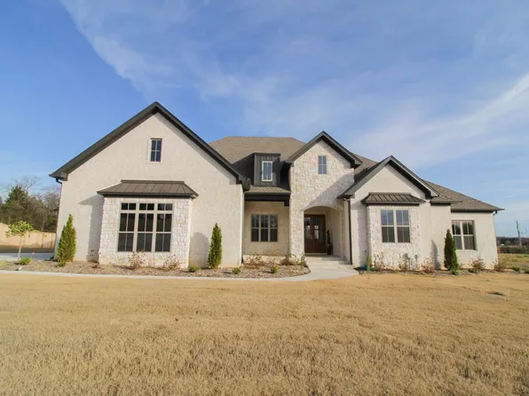 12 Highland Dr, Greenbrier, AR 72058