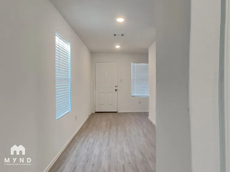 14530 Payton Flts — Photo 2