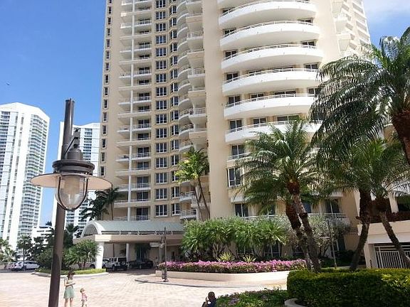 2nd image of 888 Brickell Key Dr 304 #304