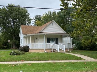 702 W Madison Ave, Charleston, IL 61920