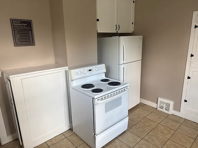 3726 Northampton Dr — Photo 4