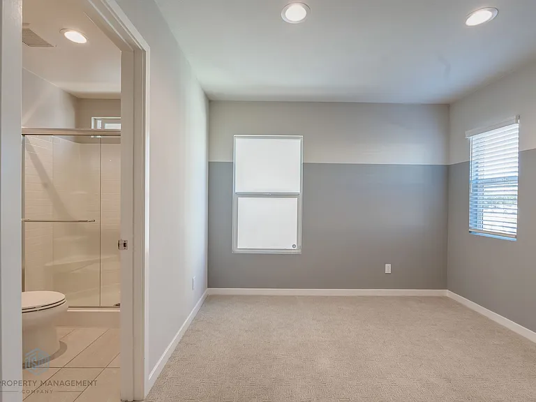 10910 Scottsbluff Dr — Photo 3