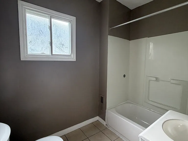 49 Forbes Rd — Photo 5