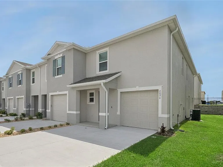 2076 Monteverde Ave — Photo 2