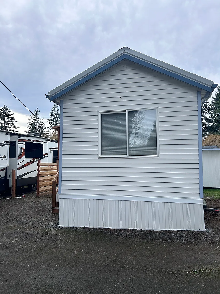 Building Photo - 17th Ave W