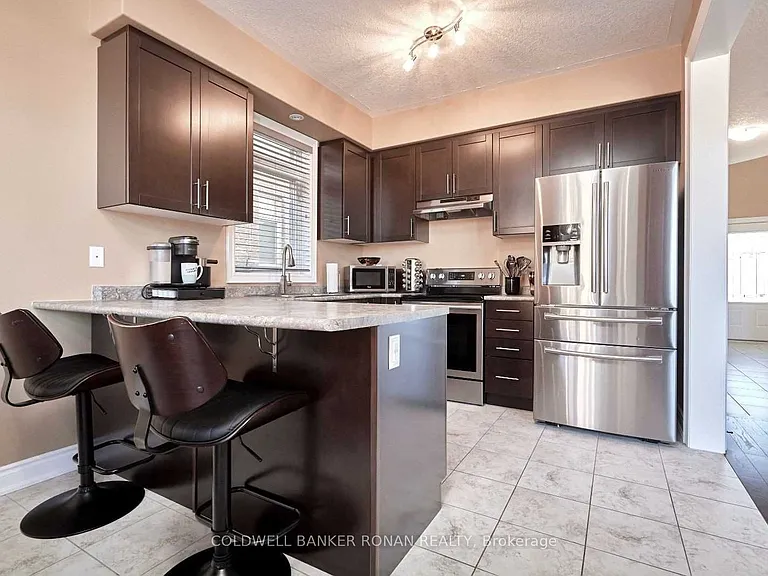 64 Catherine Dr — Photo 3