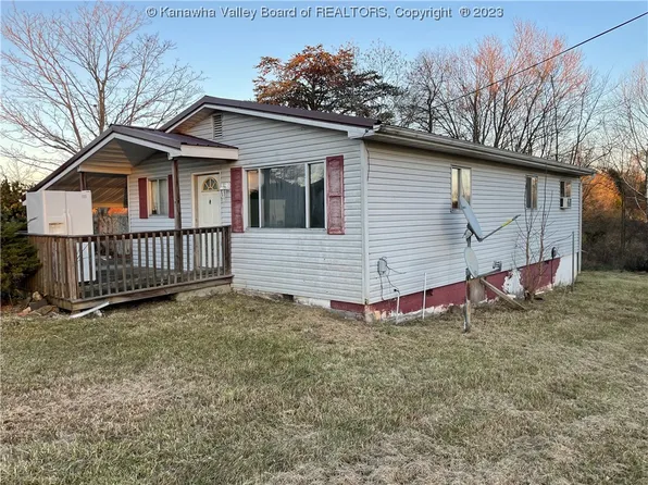 79 Fox Run Dr, Leon, WV 25123