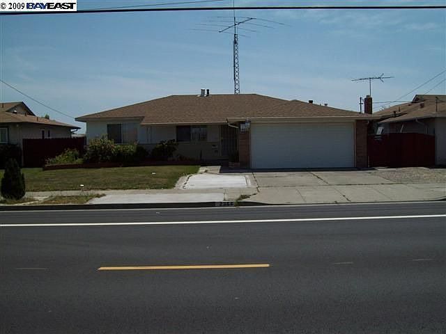 2nd image of 2364 Catalpa Way