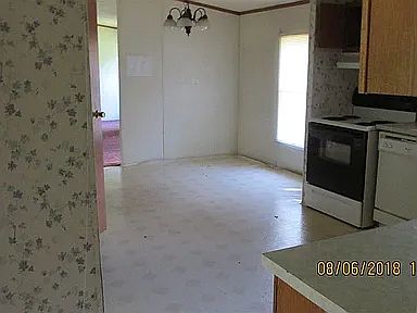 5th image of 1912 E Dartmouth Ave