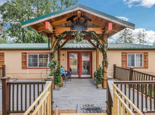 1376 Graham Dr, Camano Island, WA 98282