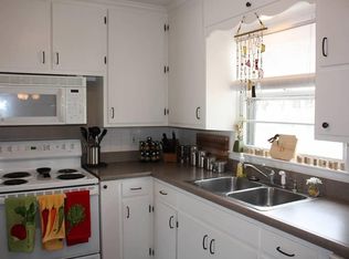 7626 Windsor Dr, Prairie Village, KS 66208