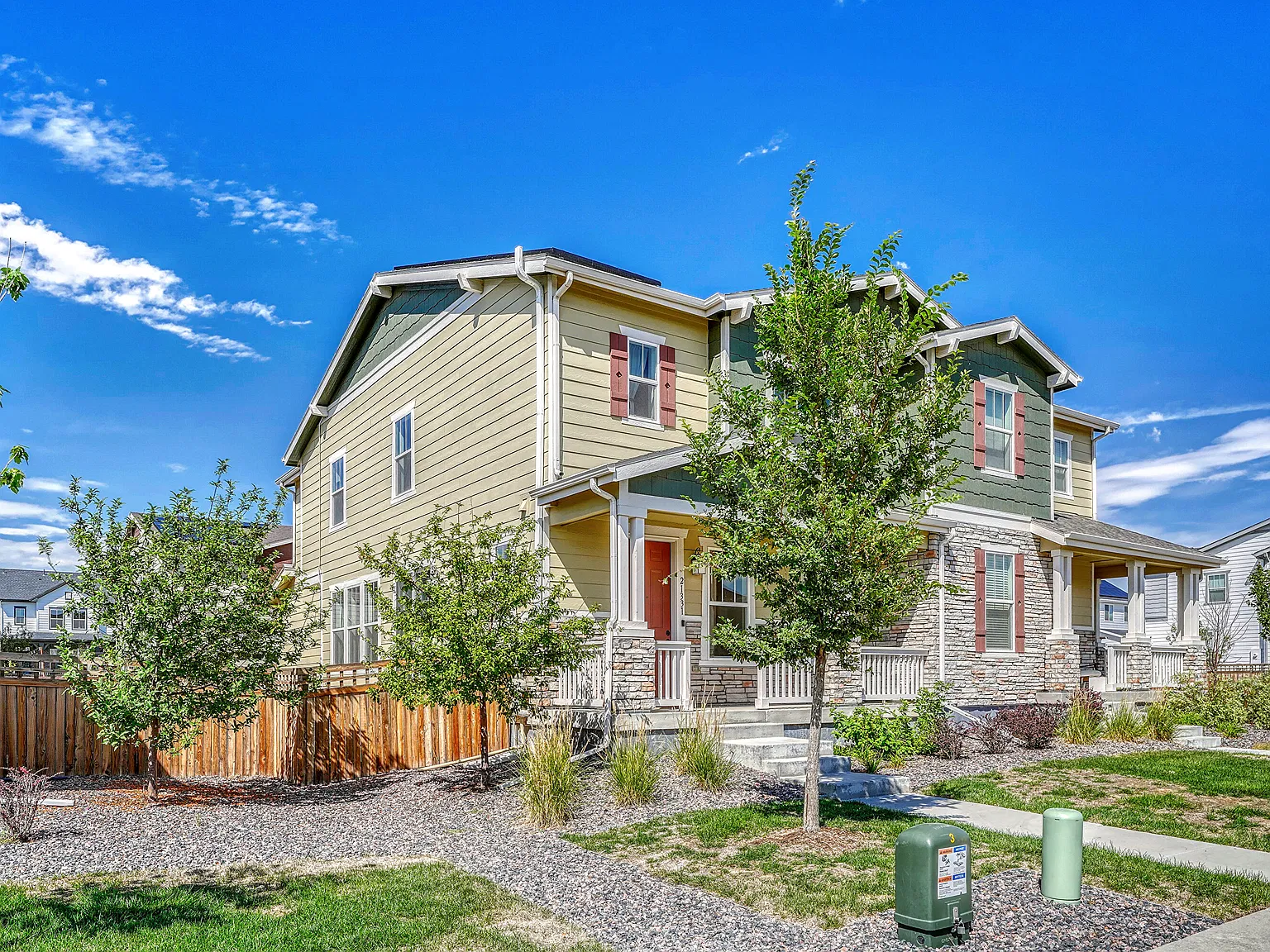 Charming 3-Bed Home in Painted Prairie — Photo 3