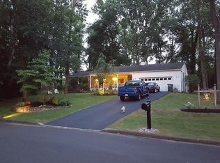 29 Homestead Dr, Warminster, PA 18974