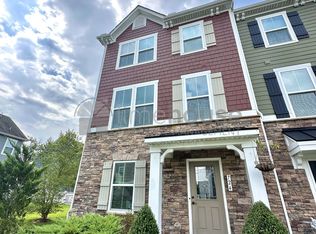724 Phalarope St #1, Chesapeake, VA 23323