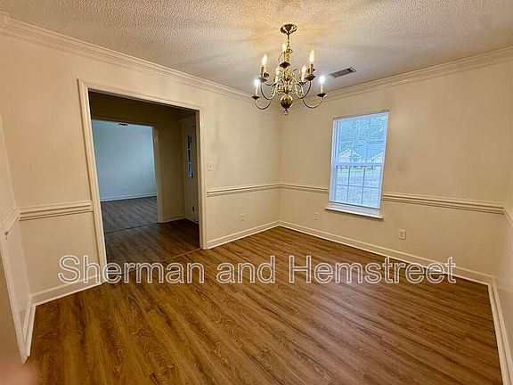 3rd image of 3026 Manchester Dr