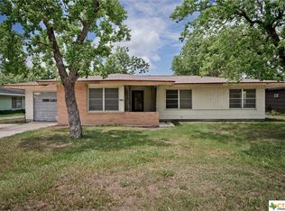 1108 E Airline Rd, Victoria, TX 77901