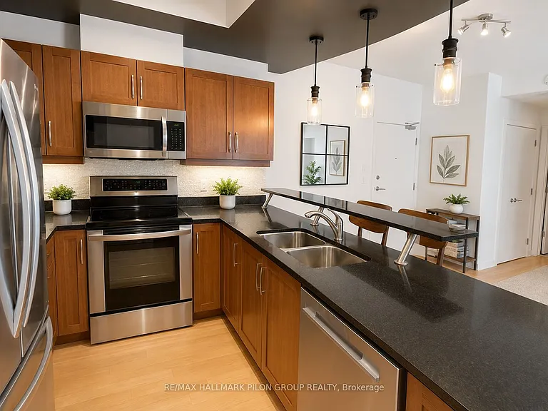 95 Bronson Ave #902 — Photo 4