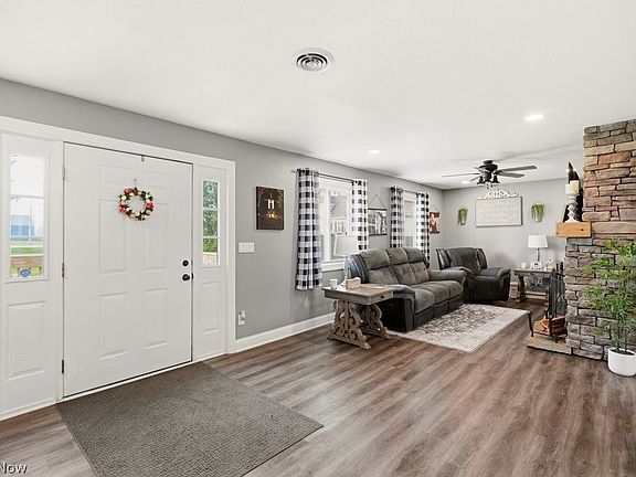 3rd image of 747 Killian Rd