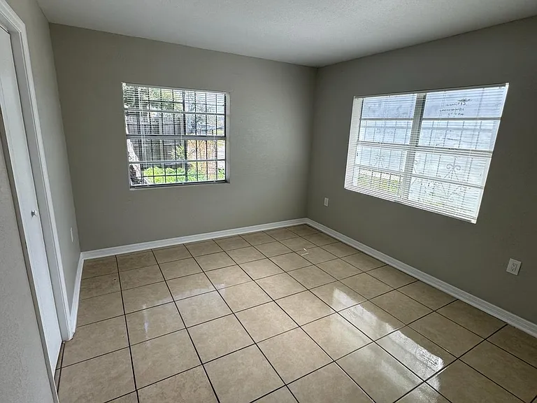 3120 E Columbus Dr — Photo 9
