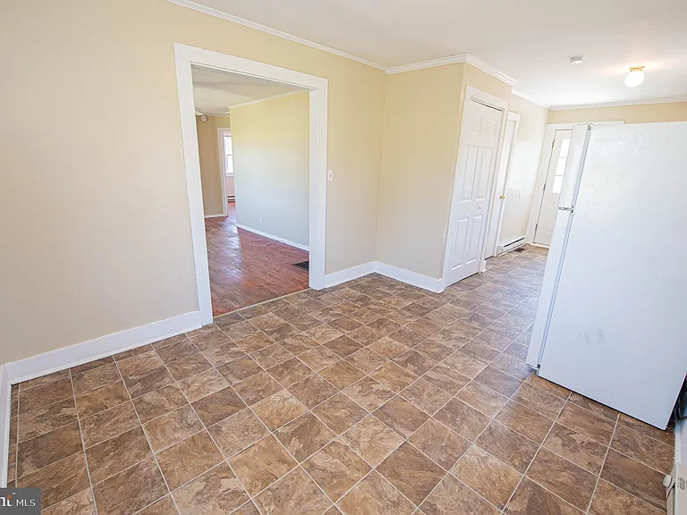 602 E Main St — Photo 27