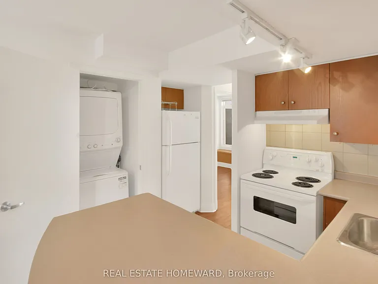 415 Jarvis St #200 — Photo 6