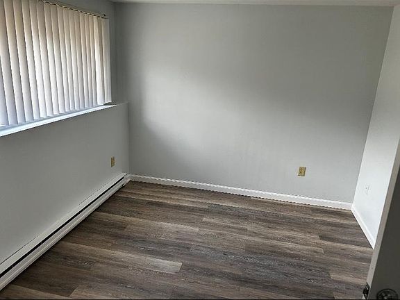 4th image of 1353 Douglas Ave #8