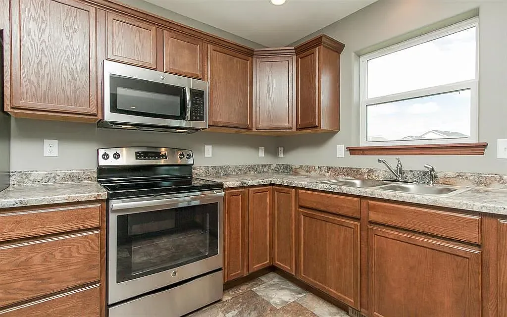 3 bed, 1696 sqft, $2,150 — Photo 4