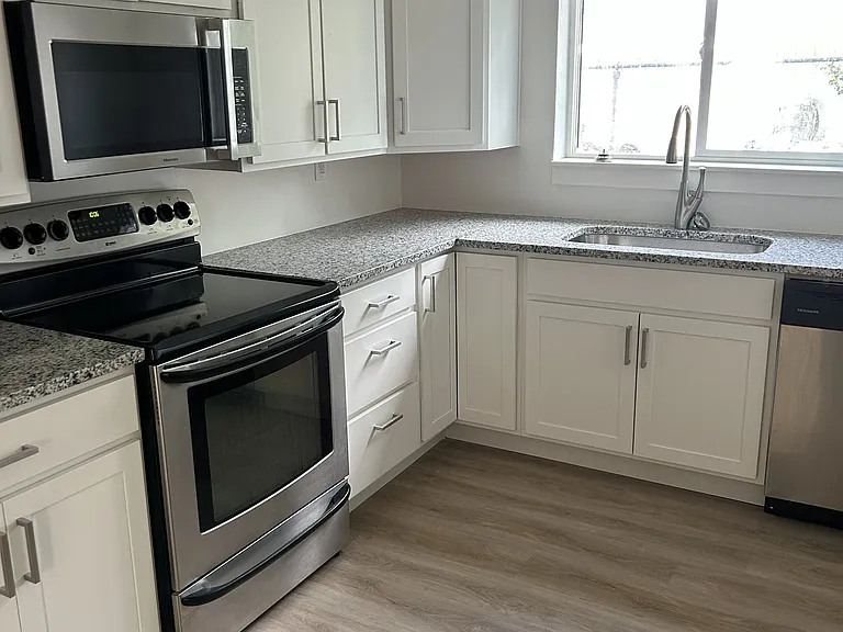 256 E Center St — Photo 15