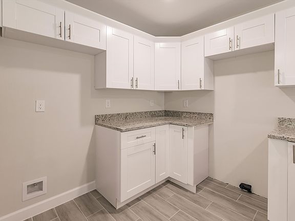 5th image of 2422 Mae Ave S