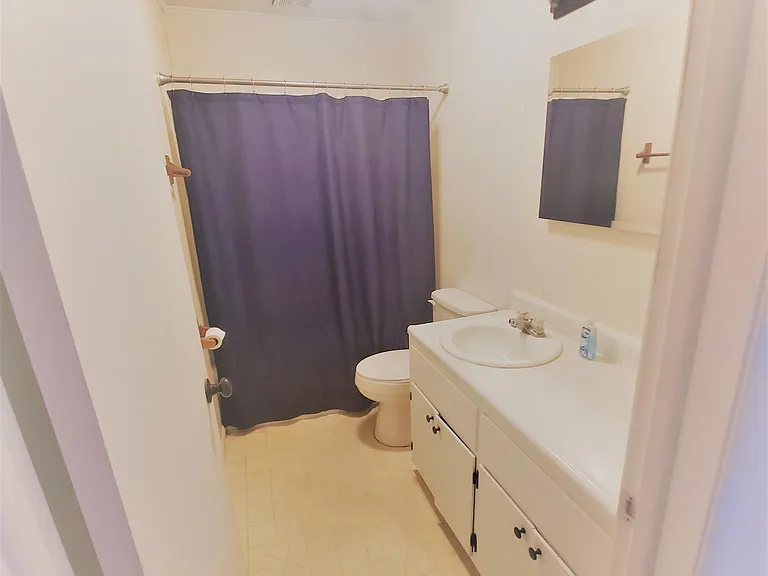 824 E Harris St — Photo 7