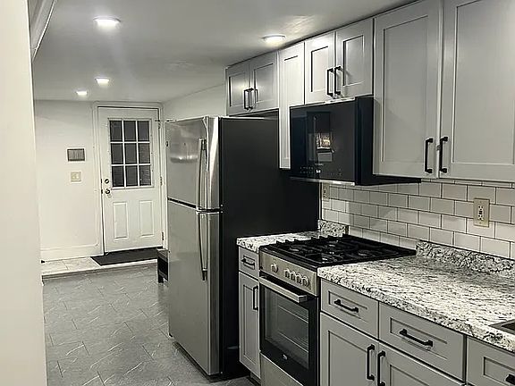 2nd image of 607 20th St #1