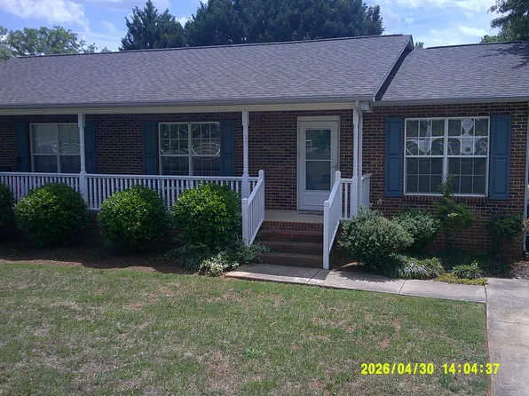 496 23rd Avenue Dr NE, Hickory, NC 28601