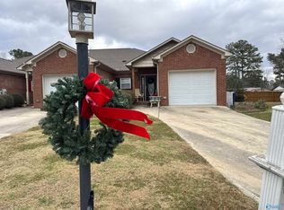 69 Sutton Place Cir, Albertville, AL 35950