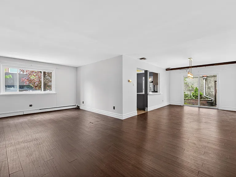 1001 New York Ave #1 — Photo 2