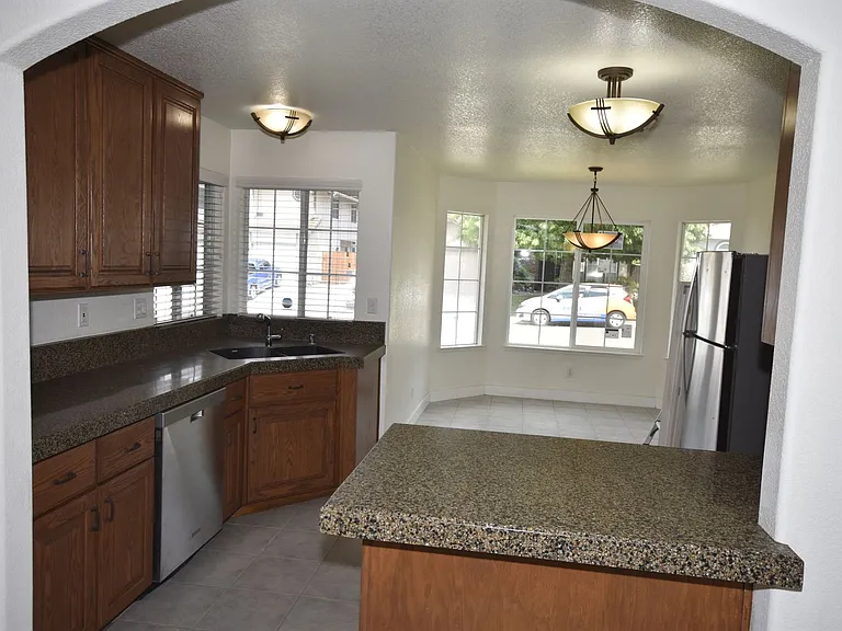 8717 Aspen Hill Ct — Photo 3