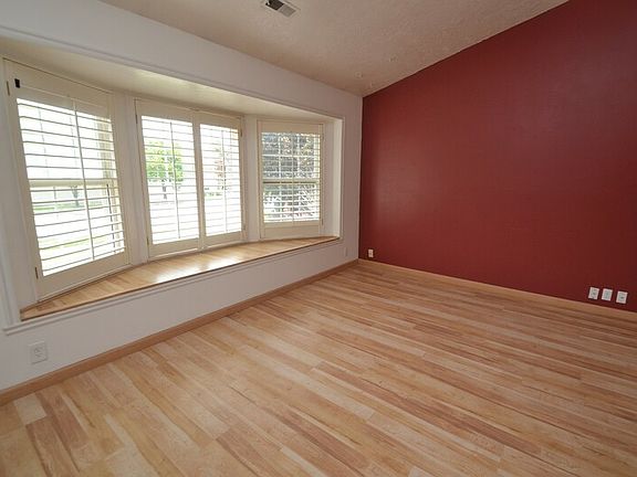 4th image of 3350 W Kingsbrook Ave