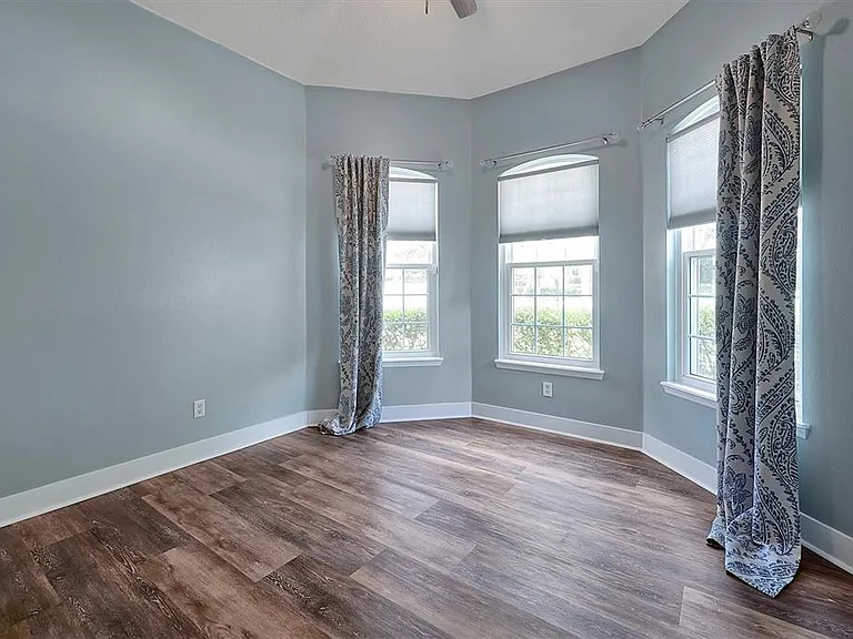 231 Lakay Pl — Photo 35