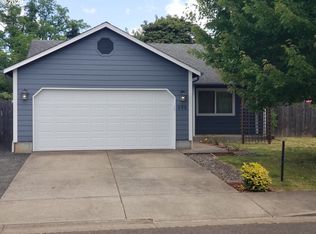 696 Blue Jay Loop, Creswell, OR 97426