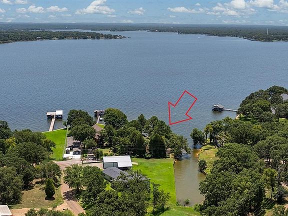 3rd image of 229 Esquire Estates Rd