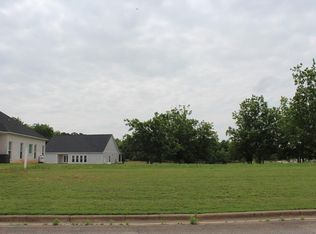 198 Stonegate Dr, Albany, GA 31721