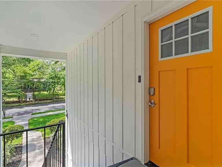 1701 Hawthorne Ave #1B — Photo 16