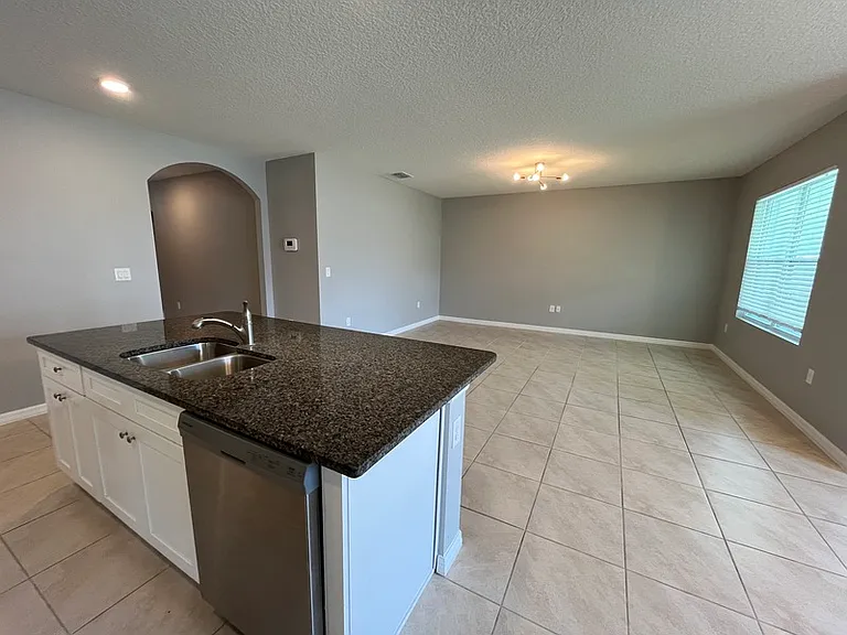 5106 Fiddlewood Way — Photo 6