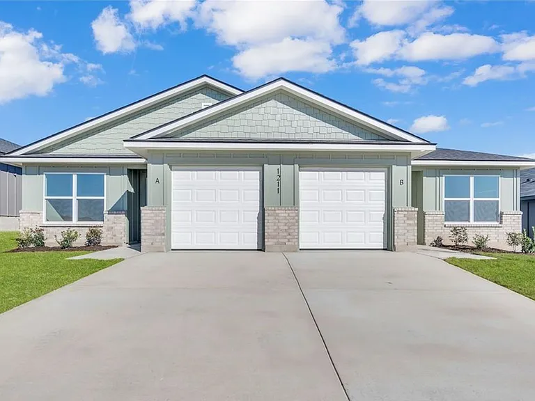 1211 Concord Dr — Photo 13