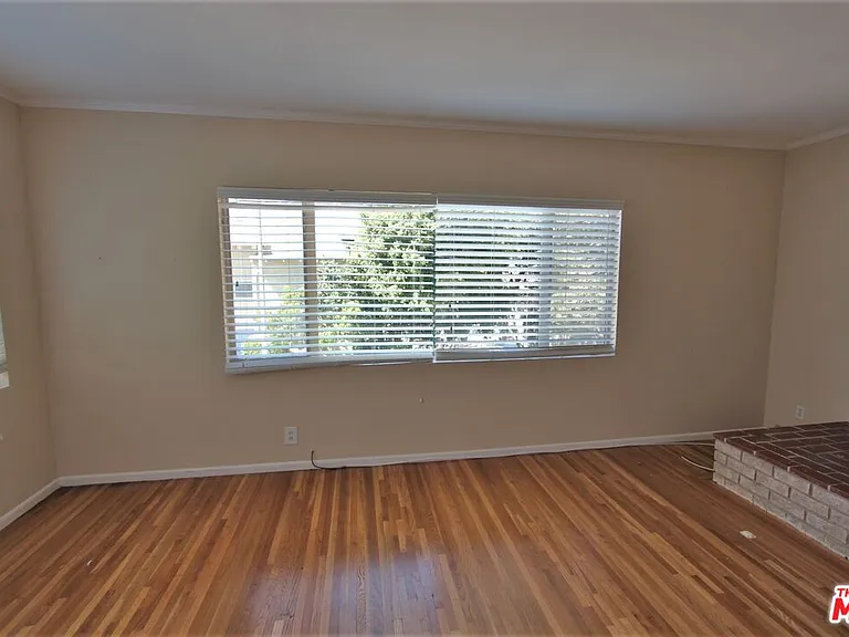 380 Pershing Dr — Photo 16