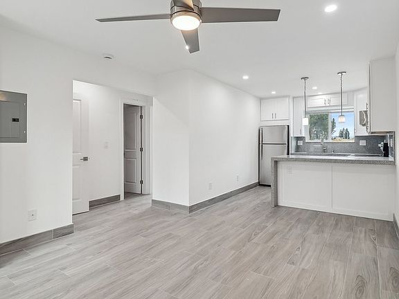 5th image of 200 Taft Ave APT W